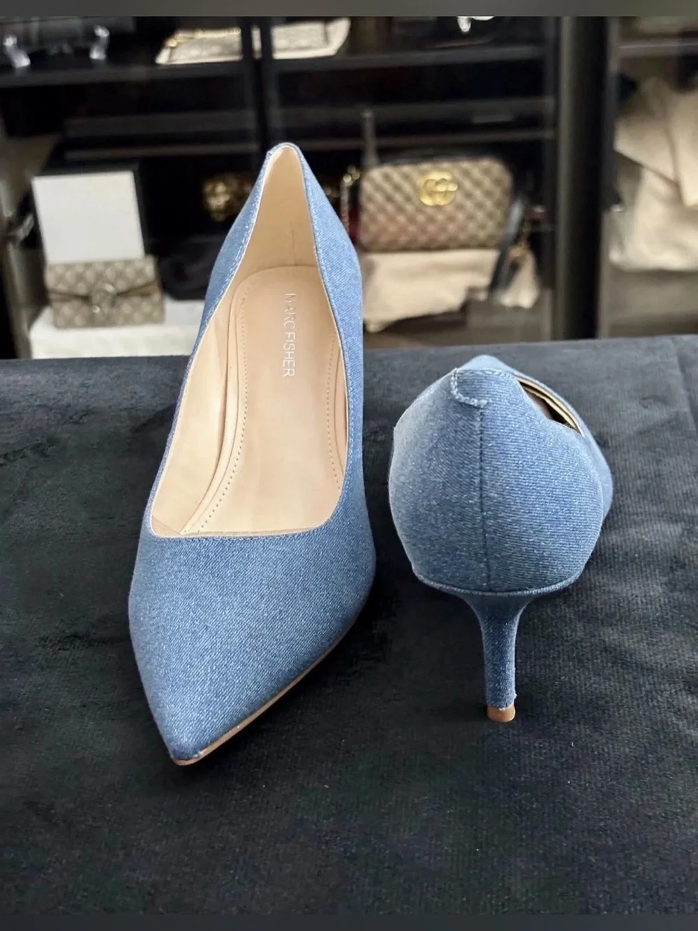 Classic Pointed Toe Mid-Heel Pumps in Dusty Blue